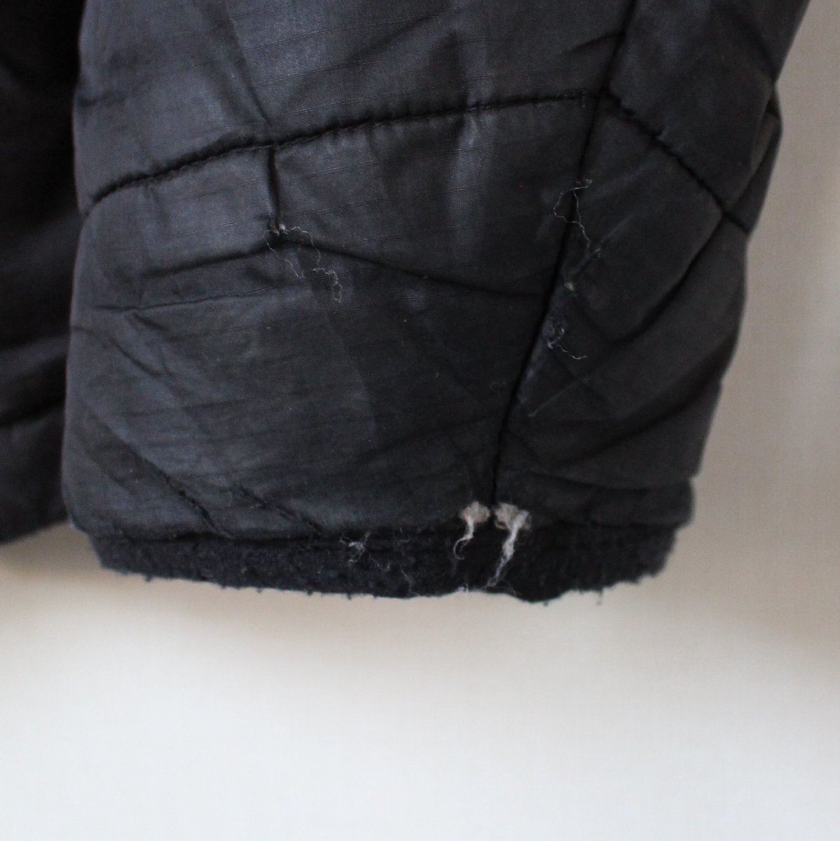 ジャンク！ 要修理！ パタゴニア 2001年 中綿ジャケット ダスパーカ 中国製 黒×紺 L （w-1741）_画像9