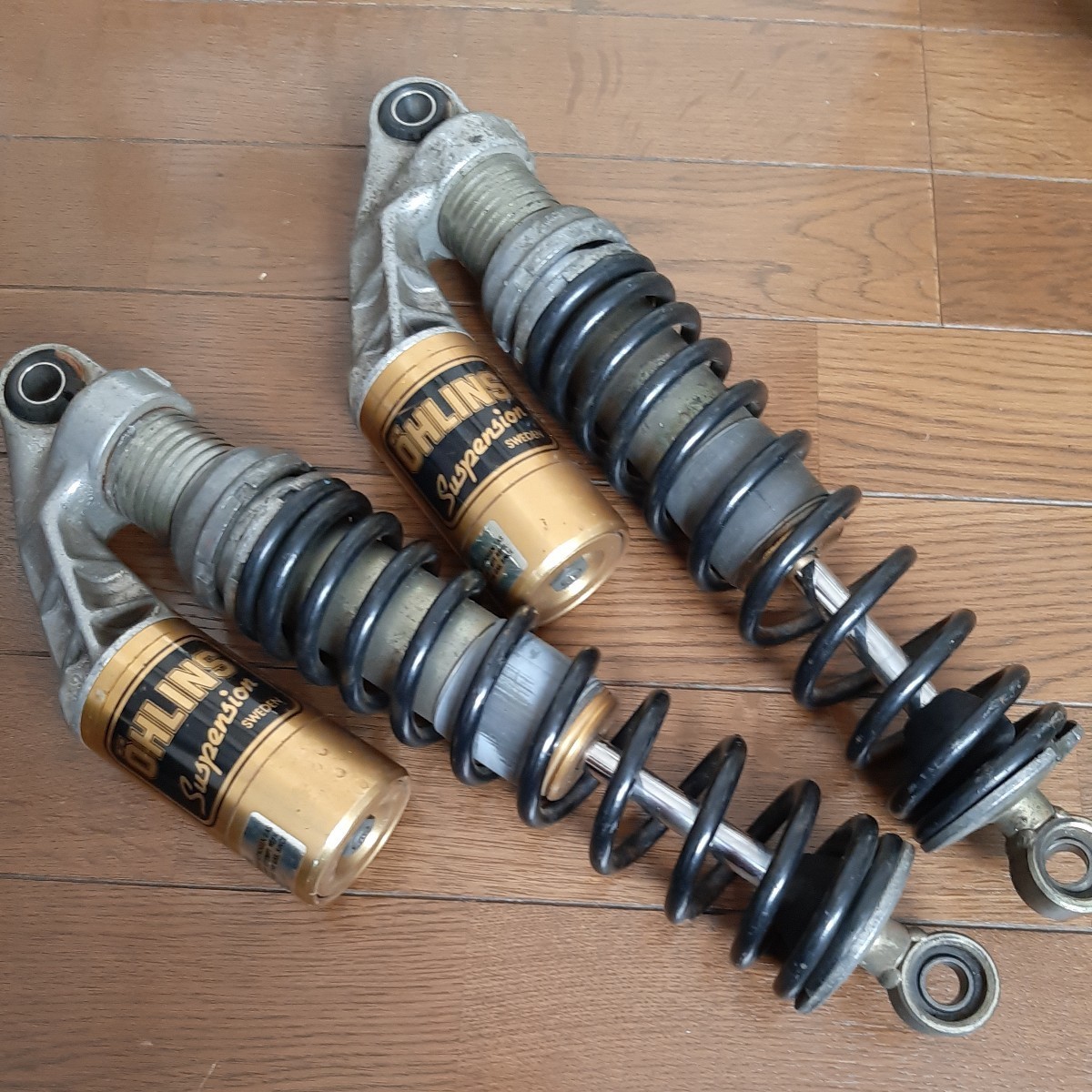 オーリンズ リアサスペンション リアショックジャンクで OHLINS