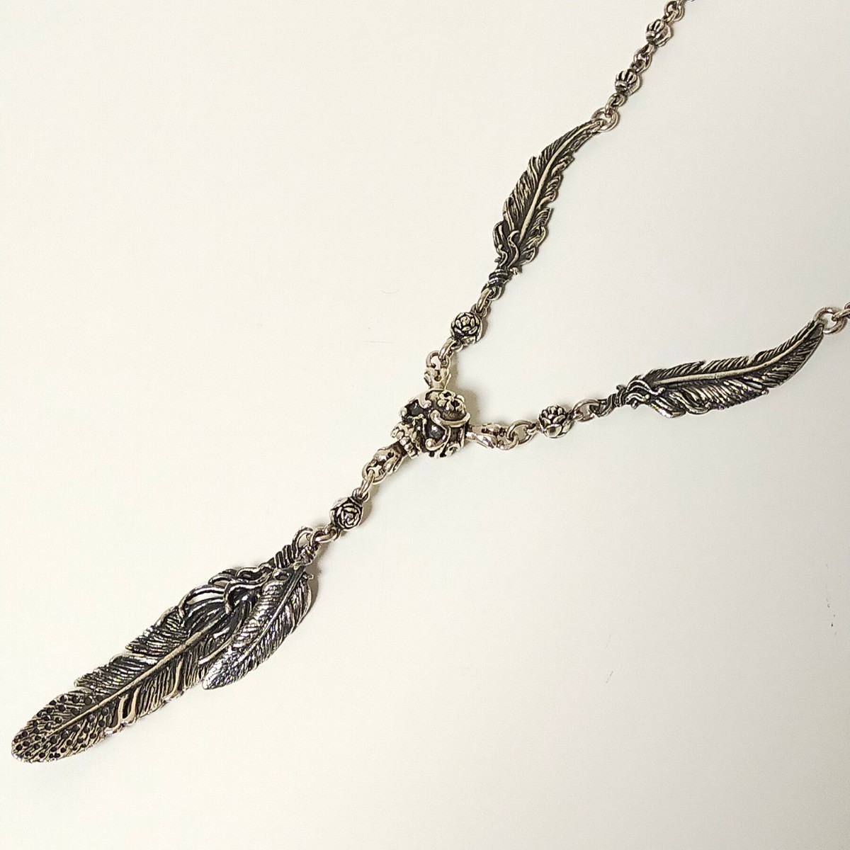 ROYALORDER ロイヤルオーダー 定価188,100円 SN519 CARVED SKULL & BONES WITH FEATHERS NECKLACE スカルボーン フェザー ネックレス 925