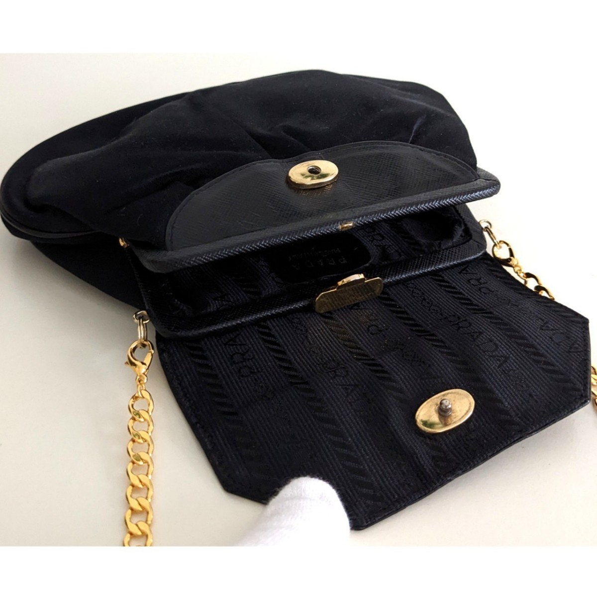良品 PRADA 初期 オールドプラダ ヴィンテージ チェーン ショルダーポーチ ポシェット 財布 サコッシュ miumiu ミュウミュウ 黒 ブラック