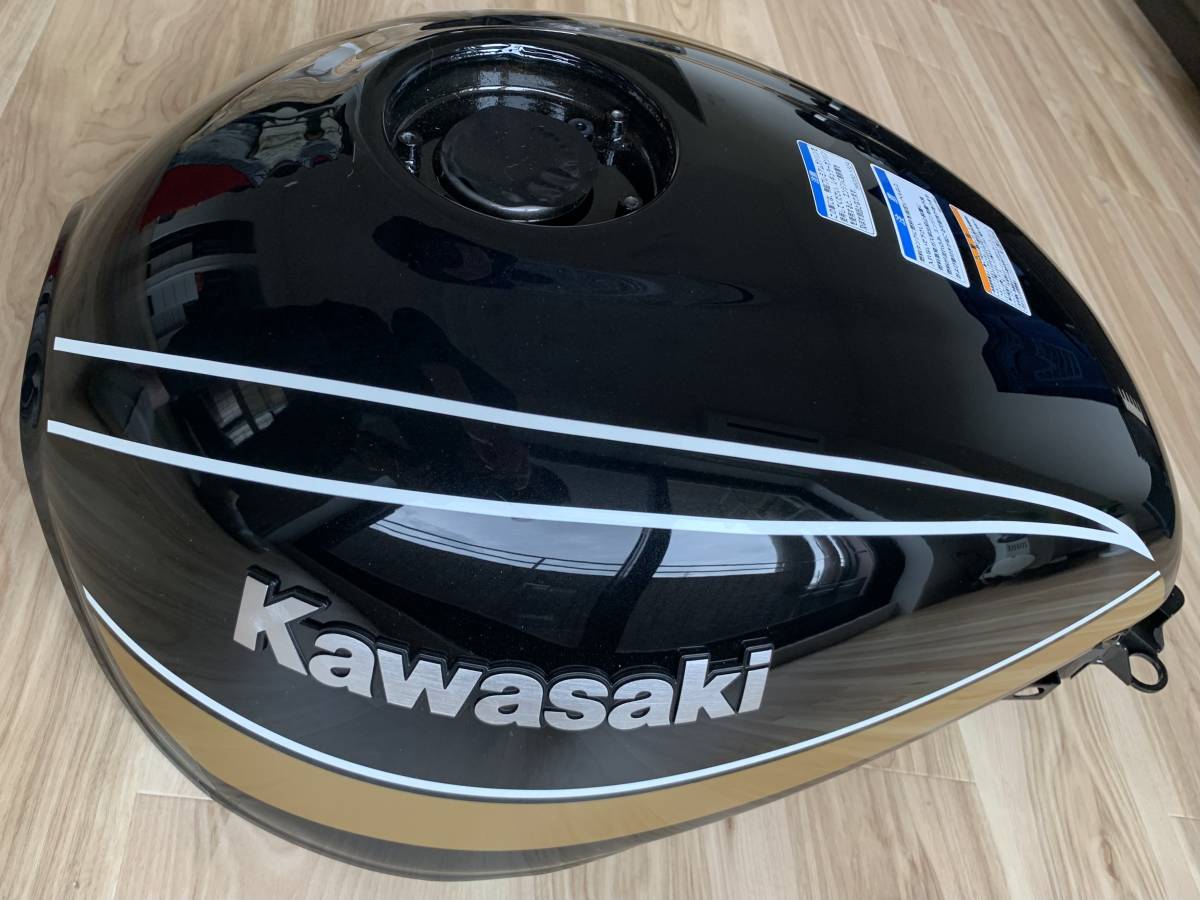 在庫一掃】 z900rs なべさん専用 タンク 新車取り外し品 メタリック