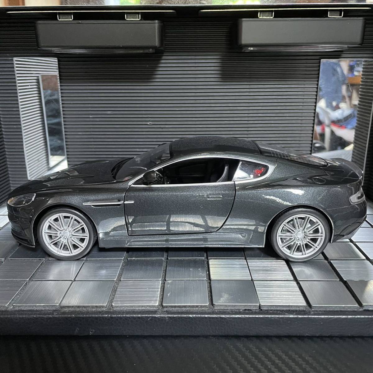人気の新作 新品未展示品 007 慰めの報酬 アストンマーチン DBS