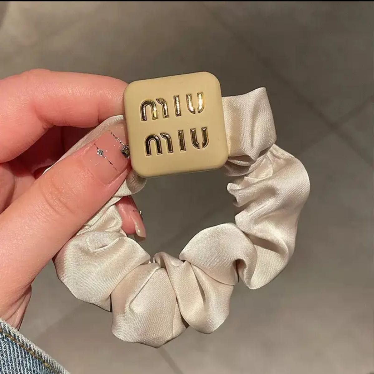 miumiu ミュウミュウ シュシュ ヘアゴム|Yahoo!フリマ(旧 miumiu ミュウミュウ シュシュ ヘアゴム|Yahoo!フリマ(旧