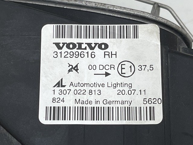* Volvo V50 MB 2012 year MB4204S right head light HID/ xenon ( stock No:A35398) (7448)