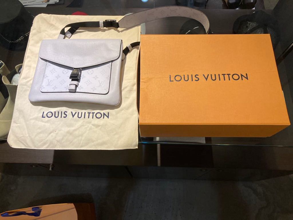 LOUIS VUITTON ルイヴィトン 極美品 モノグラム タイガ ショルダーバッグ_画像1