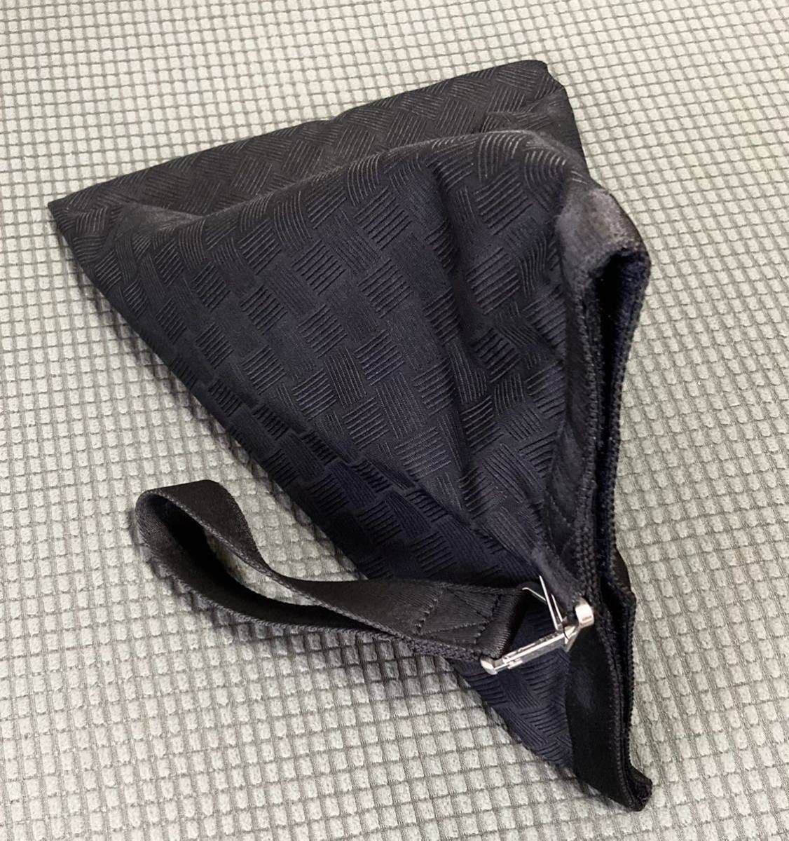 BOTTEGA VENETA ボッテガヴェネタ ナイロンジャガード リストバッグ ブラック ユニセックス 三角 ナイロン 黒