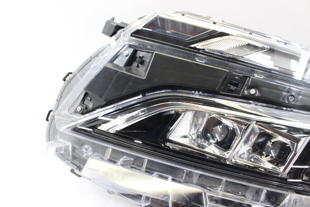ヴォクシー 品番【81170-28G70】後期 LED 左ヘッドライト ZRR80 ヴォクシー 品番【81170-28G70】後期 LED 左ヘッドライト ZRR80