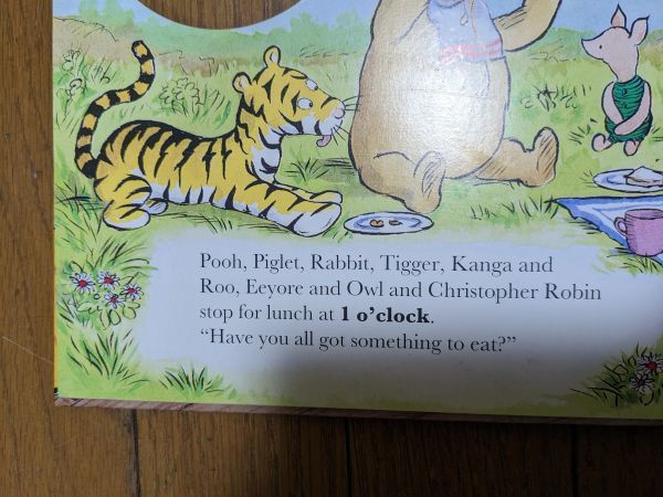  English picture book tell the time with pooh.- san clock 