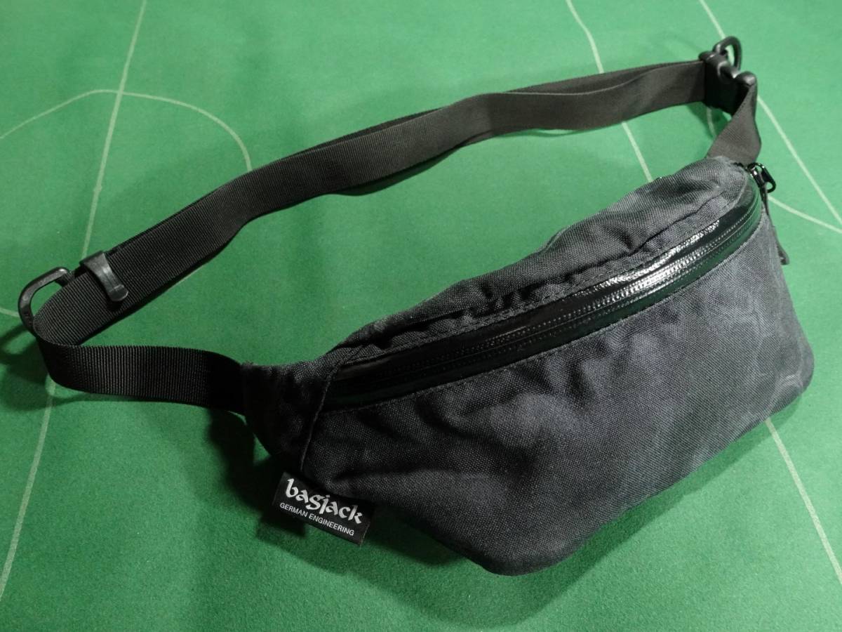 □bagjackバッグジャック コーデュラナイロン素材 小型ボディバッグ/ウエストバッグ hipbag 爬虫類柄 グレー 美品!!!□