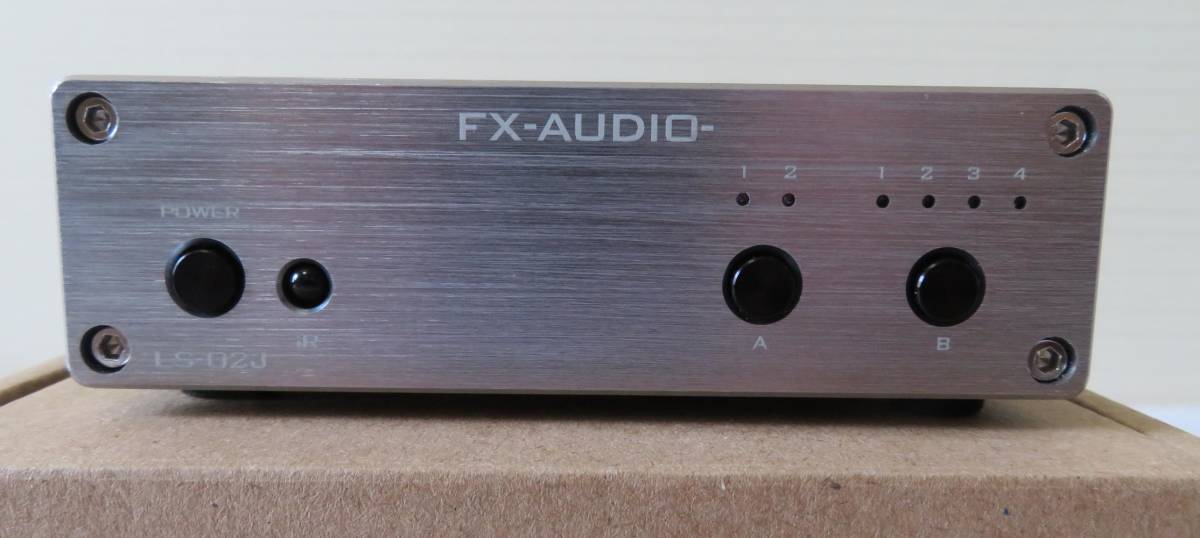 FX-AUDIO- LS-02J RCA切替器 セレクター(チタンブラック) 電源アダプター付 元箱あり 中古品_画像2