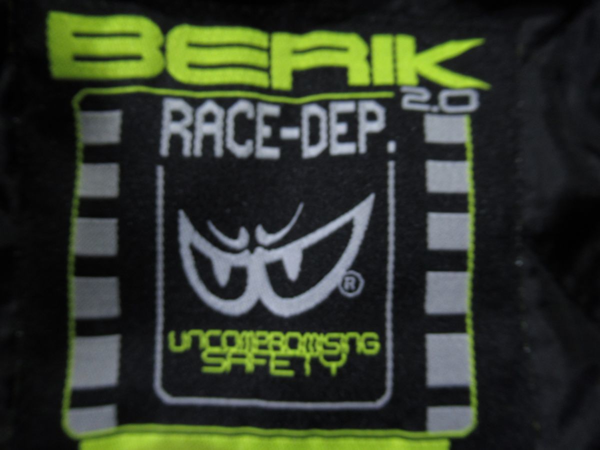  не использовался товар BERIK Berik байкерская куртка 44 размер кожа джемпер LJ-10718-BK moss green / черный / хром RACE-DEP 2.0