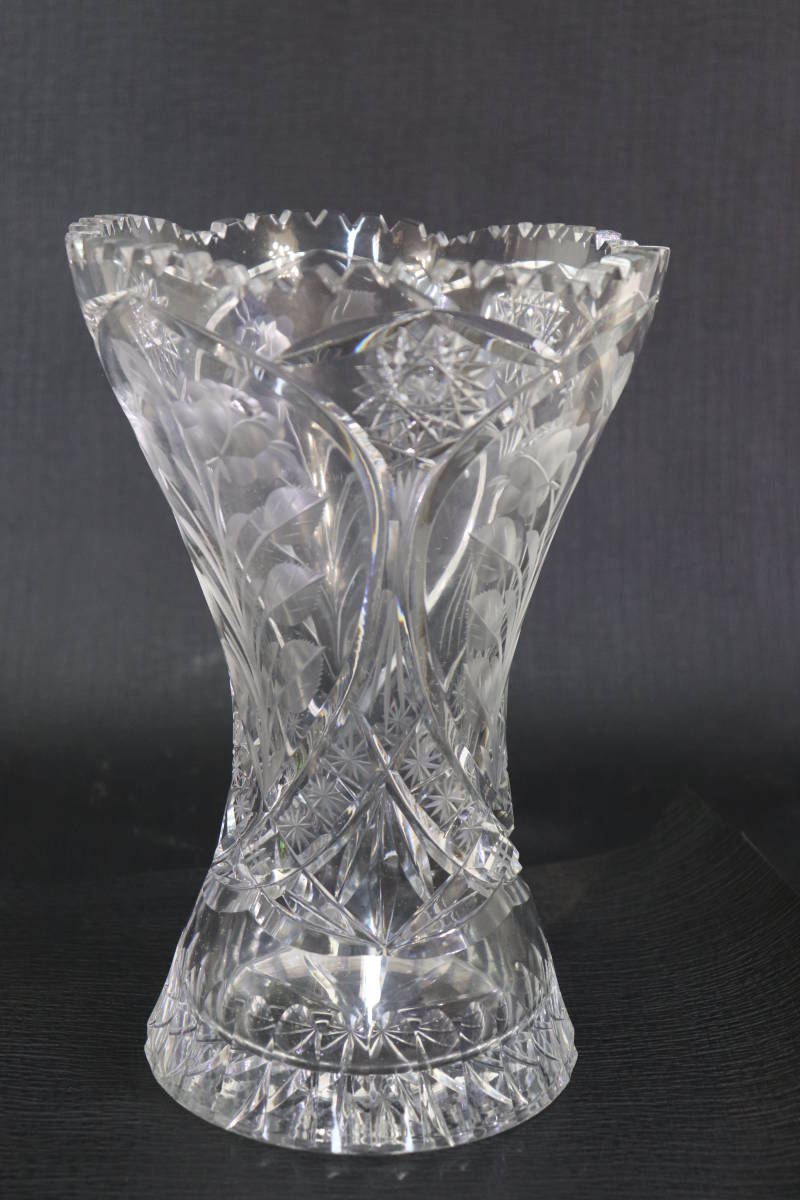 10③【花瓶 LAUSITZER GLAS GERMANY】高さ25㎝ 2.7㎏ 花模様カット