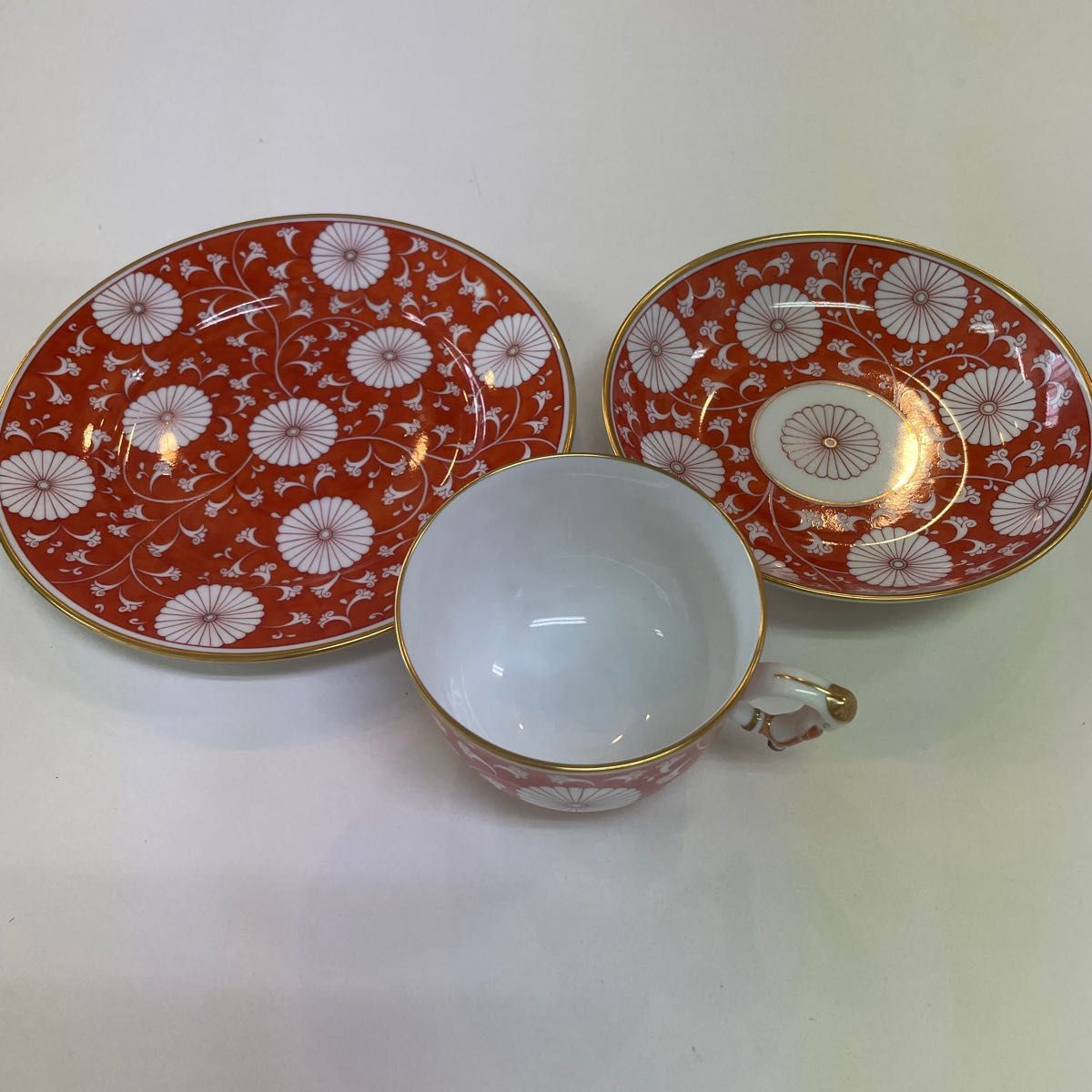 ☆美品☆ ヘレンド 赤地菊 カップ&ソーサー プレート皿 3点セット