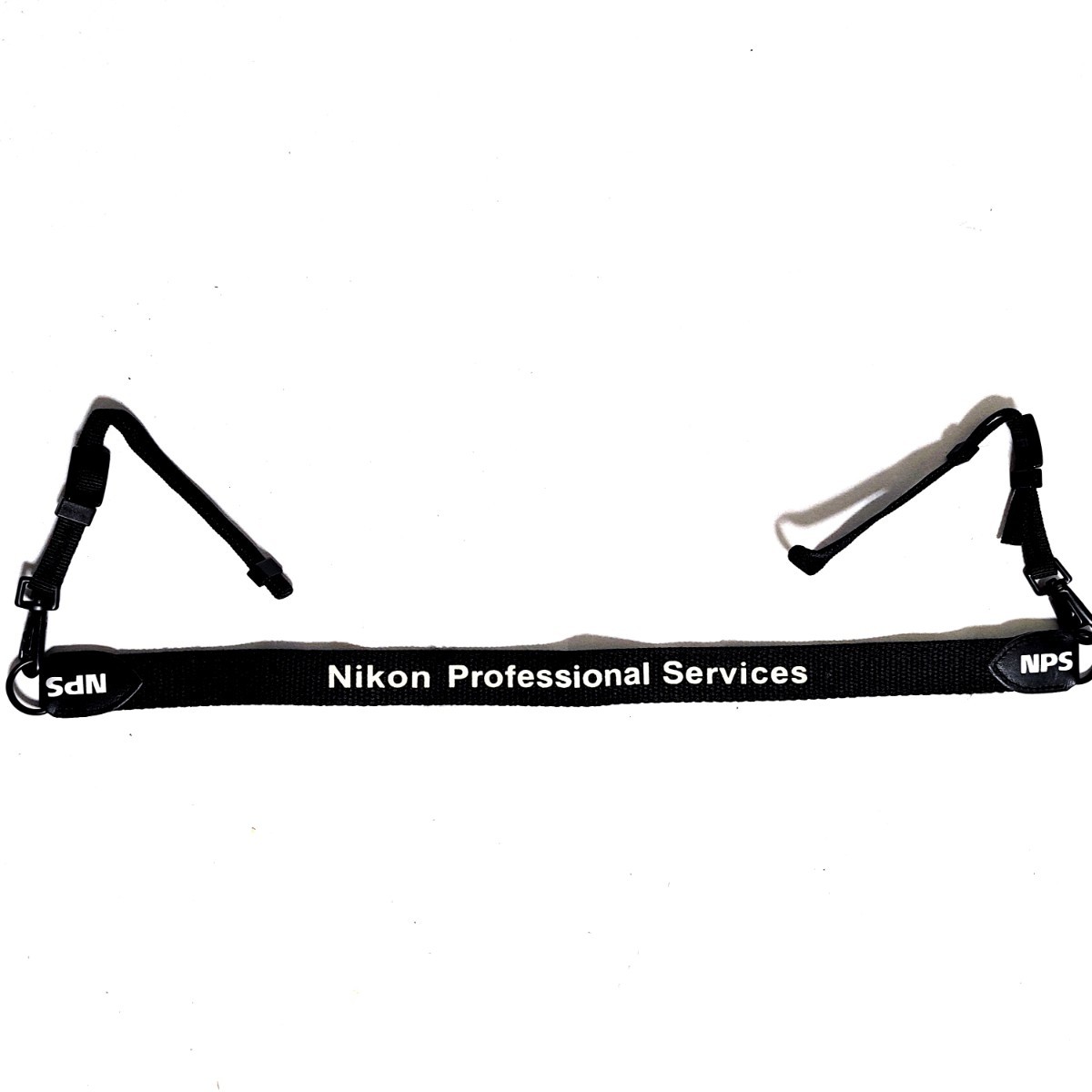 話題の行列 ニコン Nikon Services NPS ストラップ Professional