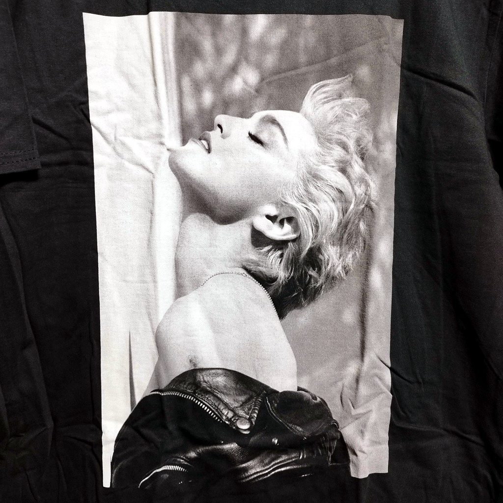 マドンナ MADONNA 『トゥルーブルー（True Blue）』モノクロ BIGプリント Tシャツ★送料無料☆彡新品 　検)水着 SEXY ヌード 美女_画像2