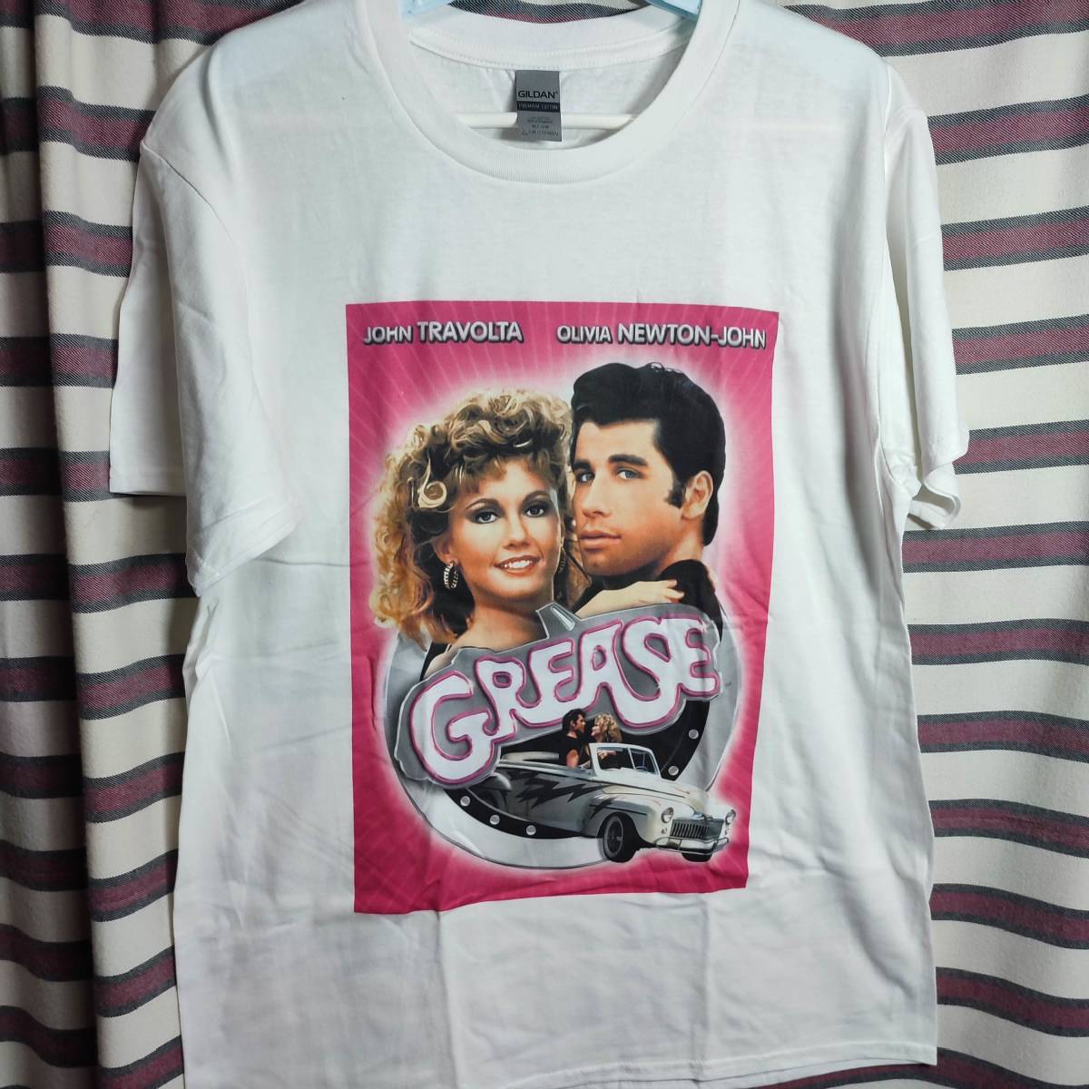 『グリース』(Grease) BIGプリントTシャツ【Mサイズ】送料無料　映画Tシャツ ジョントラボルタ オリビアニュートンジョン◆