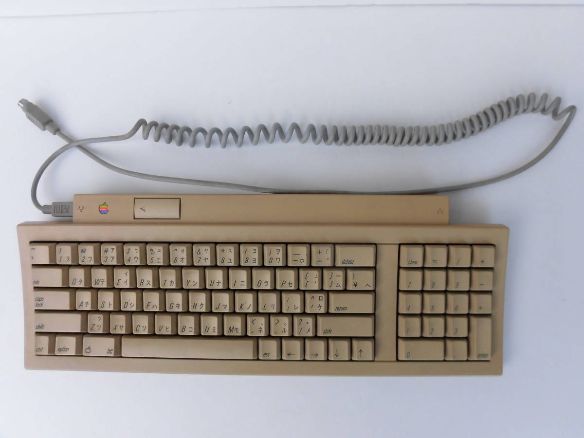 M0487 Apple KeyboardⅡ (ADBケーブル付き)