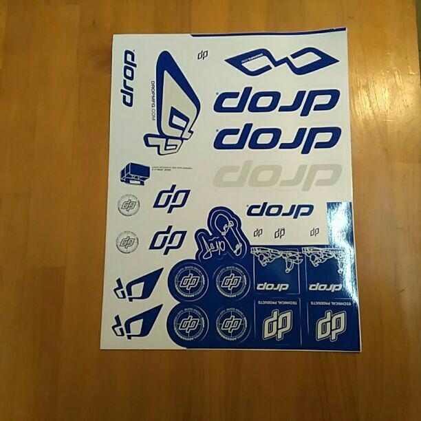 DROP GLOVE (ドロップ) A4シートステッカー赤＆青2枚セット_画像2