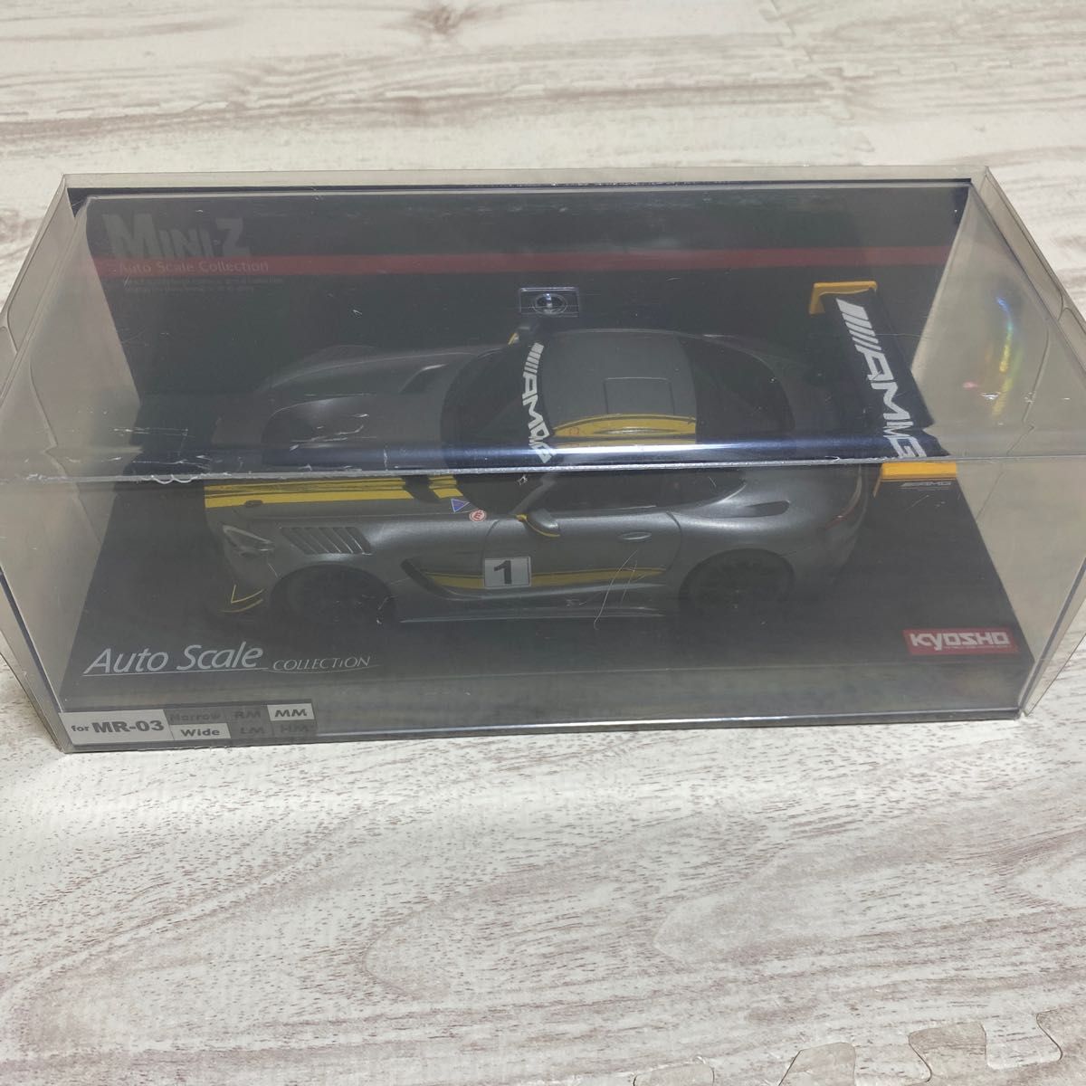 京商 ASC MR03W-MM メルセデス AMG GT3 グレー/イエロー MZP247GY