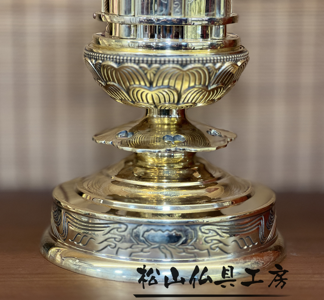 松山仏具工房出品」舎利入れ 丸塔 真鍮製 全高約56cm 仏具一般 松山仏具工房出品」舎利入れ 丸塔 真鍮製 全高約56cm 仏具一般