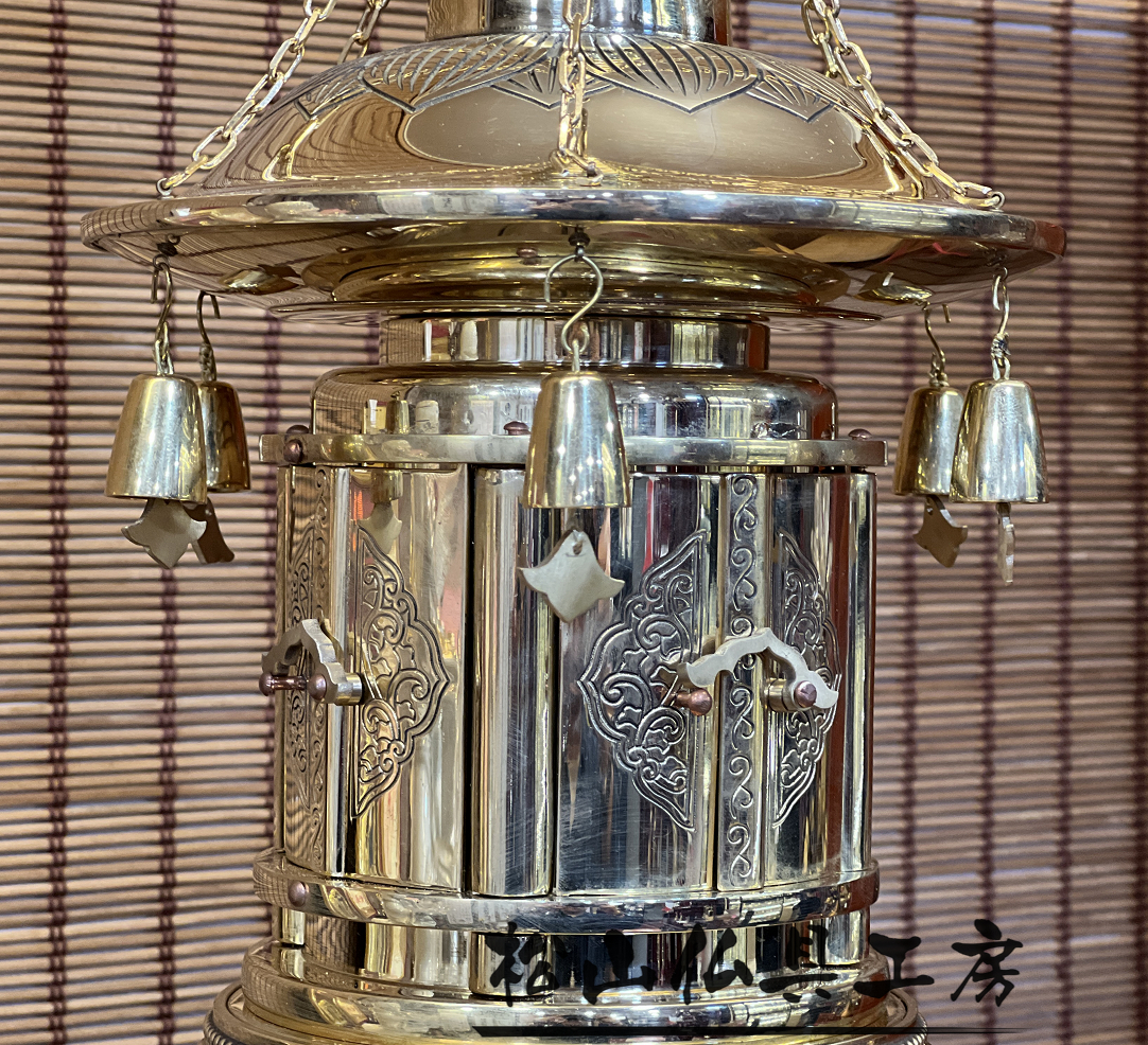 松山仏具工房出品」舎利入れ 丸塔 真鍮製 全高約56cm 仏具一般 松山仏具工房出品」舎利入れ 丸塔 真鍮製 全高約56cm 仏具一般