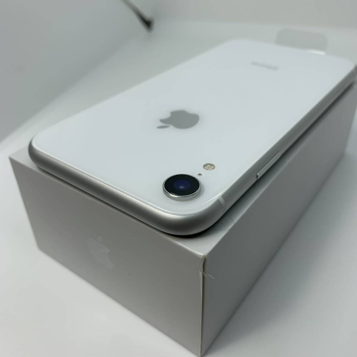 新品 iPhone XR White 256 GB SIMフリー 本体