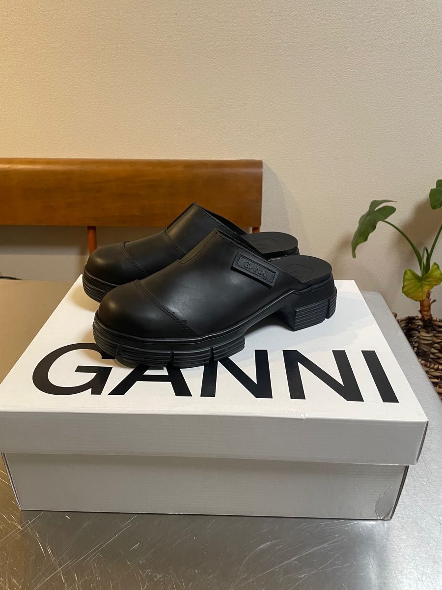 新品】GANNI リサイクルラバーサンダル 37 | noonanwaste.com