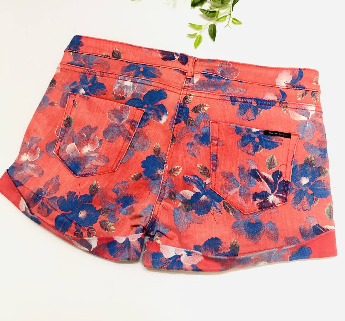 大人も着やすいシンプルファッション 海外購入品 Maison Scotch メゾン