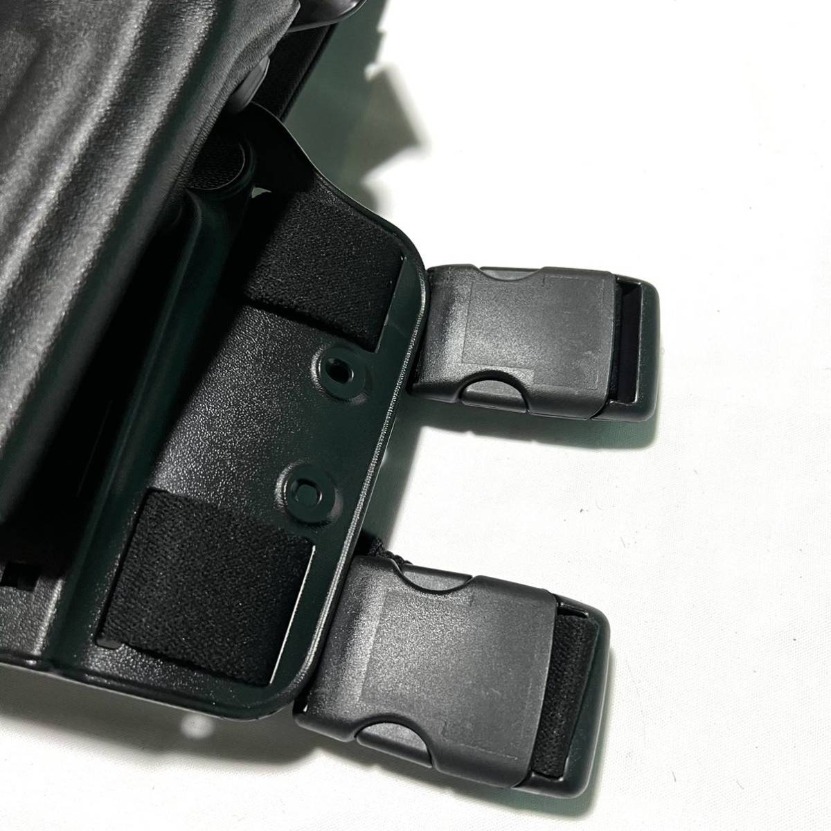 送料無料 実物未使用 Safariland サファリランド 6004-77 SIG P226