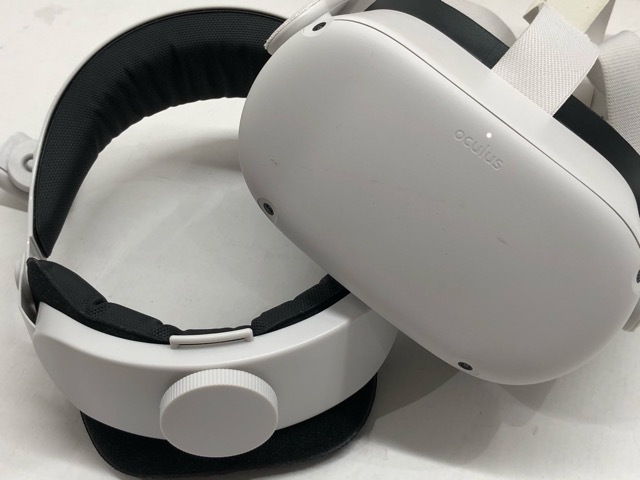 164 (E)【ジャンク】 Quest2 64GB VRヘッドセット + 携帯ケース +