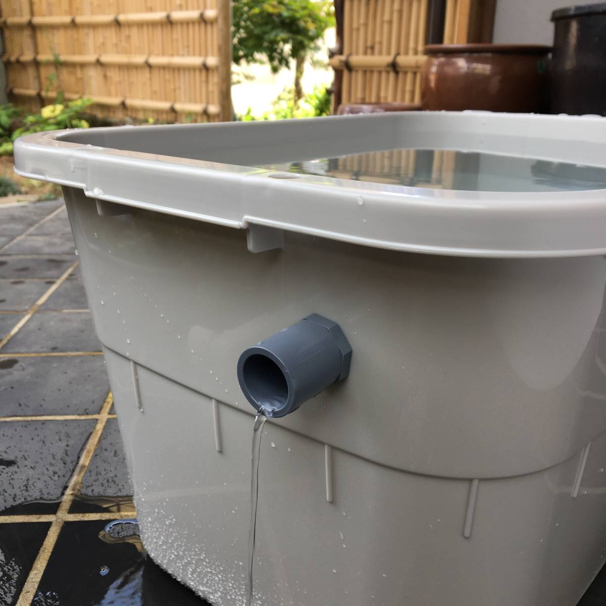 メダカ飼育容器【36㍑ グレー 3個 オーバーフローキャップ付】匿名・送料無料 金魚飼育ケース タライ 産卵 針子 ビオトープ【五色アクア】