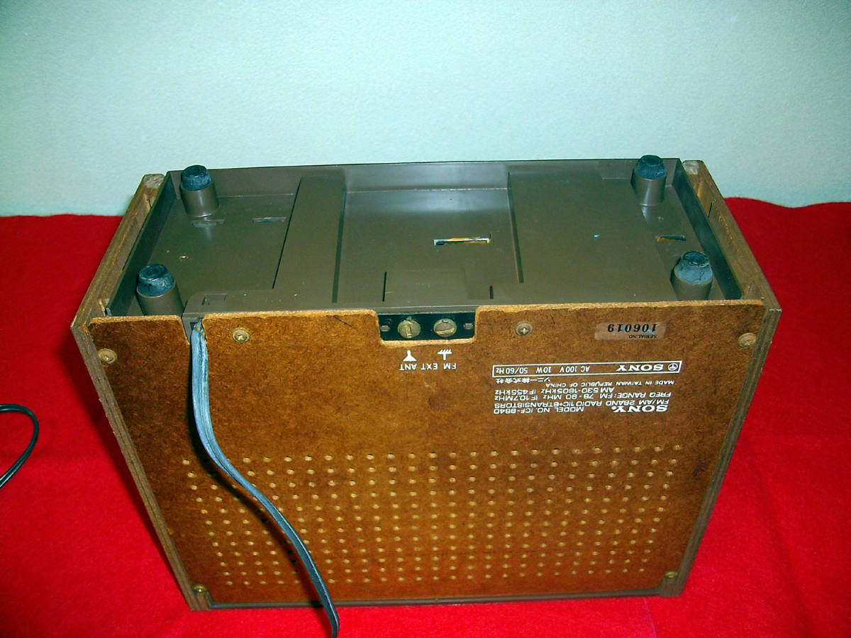 昭和の遺物！SONYラジオ MODEL ICF-9640 2バンド ６トランジスター 当時のTフィーダーアンテナ付きの画像4
