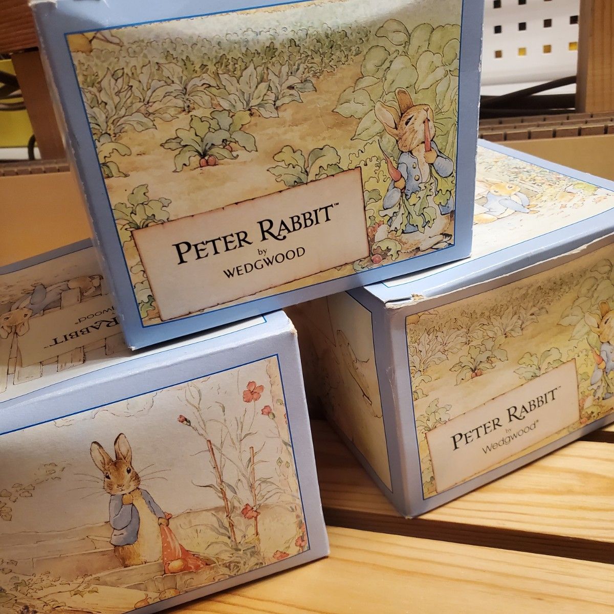 新品 ピーターラビット WEDGWOOD ウェッジウッド マグカップ 箱付き PETER RABBIT カップ ソーサー 皿