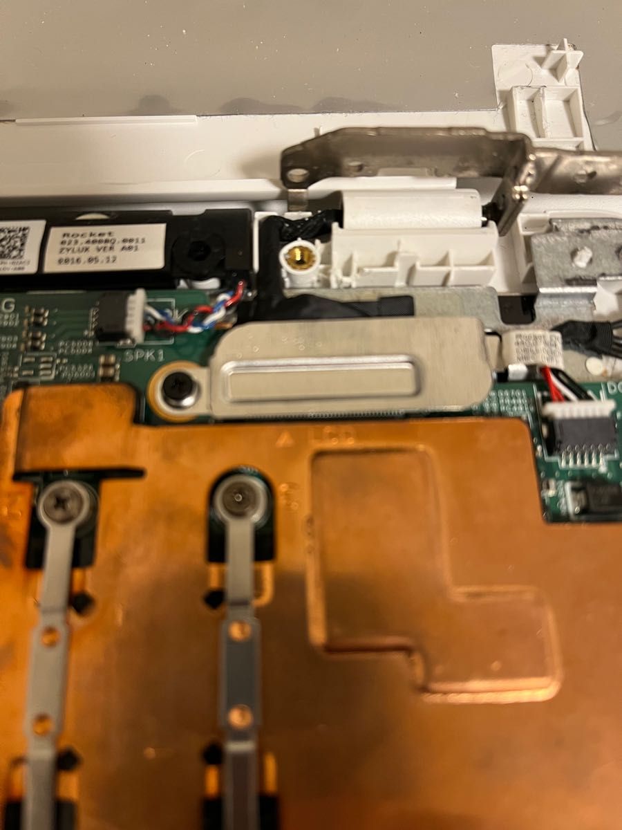 新品 DELL Inspiron 11 3162 4GB 128GB-