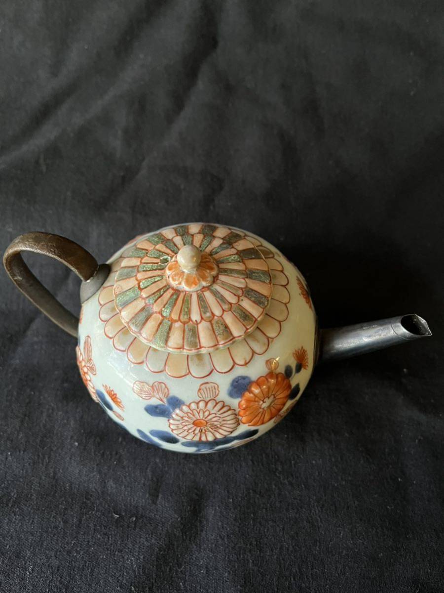 英国購入 元禄前後の輸出古伊万里 古修理された茶瓶 盛り上げデザインがレア 参考品なれど当時の作風 陶質偲べます。研究に インテリアに_画像4