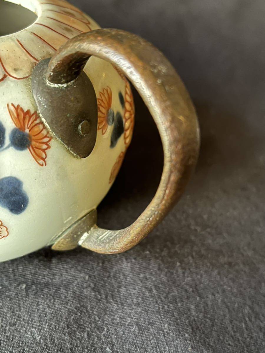 英国購入 元禄前後の輸出古伊万里 古修理された茶瓶 盛り上げデザインがレア 参考品なれど当時の作風 陶質偲べます。研究に インテリアに_画像8