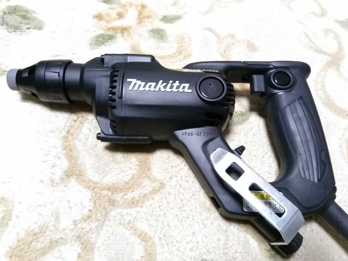 話題の人気 マキタ Makita ボード用 スクリュードライバ FS6100B 黒