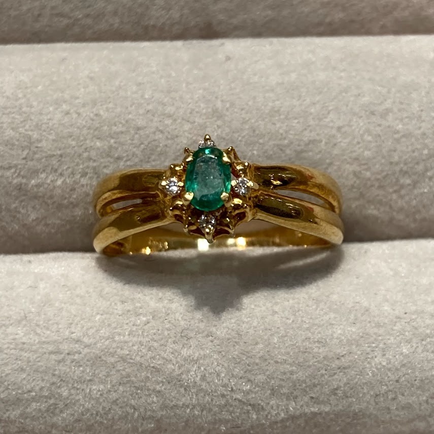 大人気定番商品 K18 D0.03ct エメラルド付き リング 2.18g 11号 エメラルド 大人気定番商品 K18 D0.03ct エメラルド付き リング 2.18g 11号 エメラルド