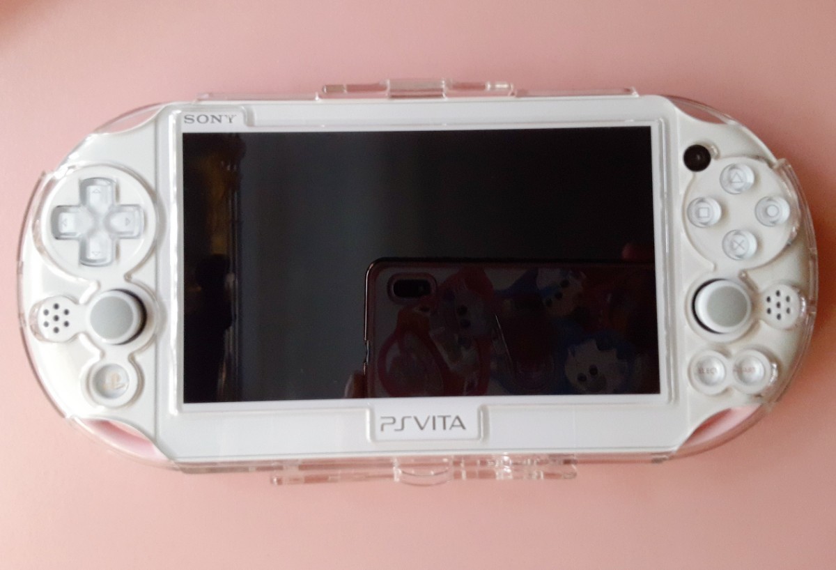 PlayStation Vita PCH-2000シリーズ Wi-Fiモデル オリジナルポーチ付き PS Vita ライトピンク/ホワイト  FFⅩ-Ⅱセット 動作確認済み