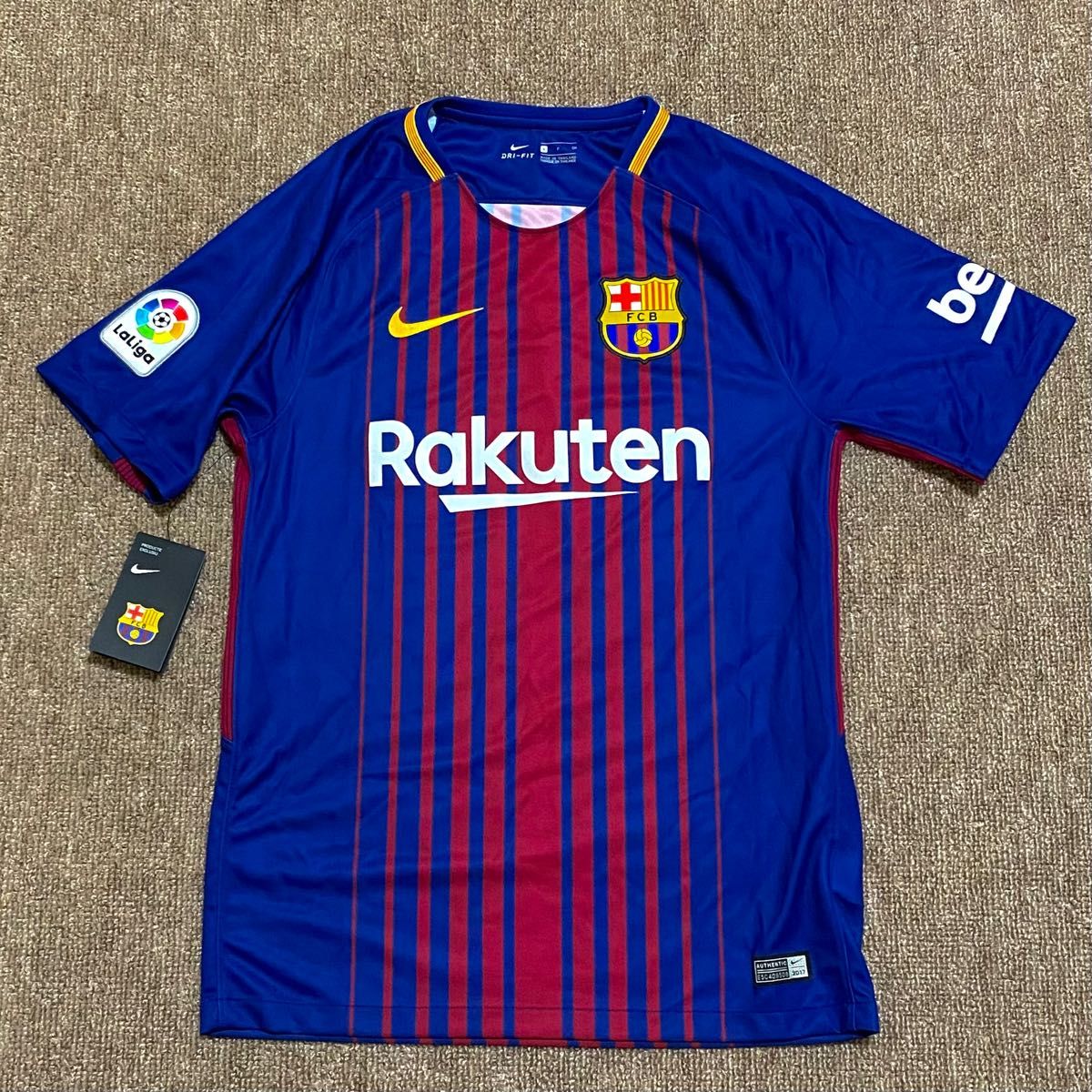 新品タグ付 FCバルセロナ 2017-18 レプリカユニフォーム 背番号 新品タグ付 FCバルセロナ 2017-18 レプリカユニフォーム 背番号
