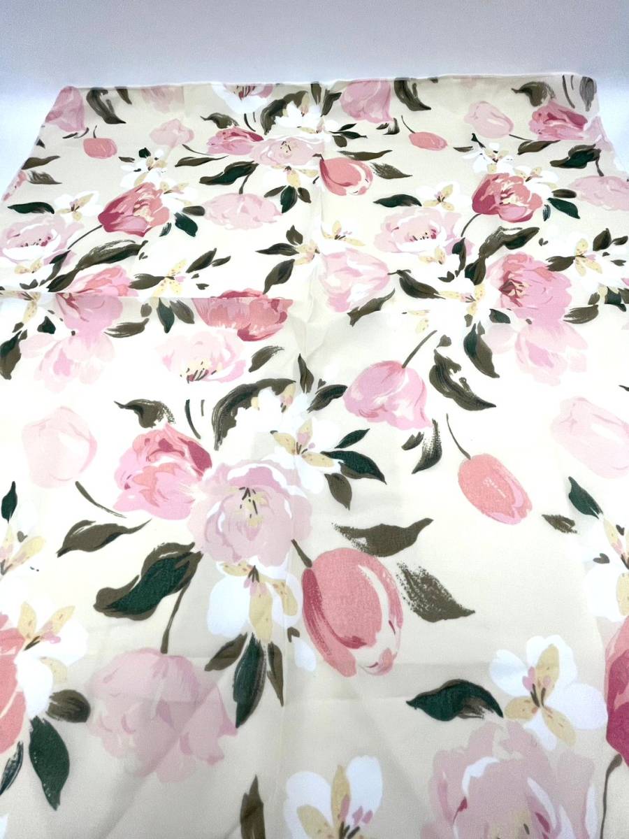 スカーフ　バンダナ　ハンカチ　シルク　花柄　フラワー　49×49