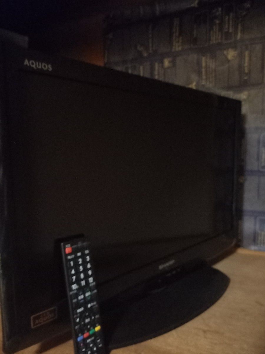 美品　テレビ　SHARP AQUOS LC-26V7　-B　ブラック　HDnl3個付きですよ　美品　さぁソールド