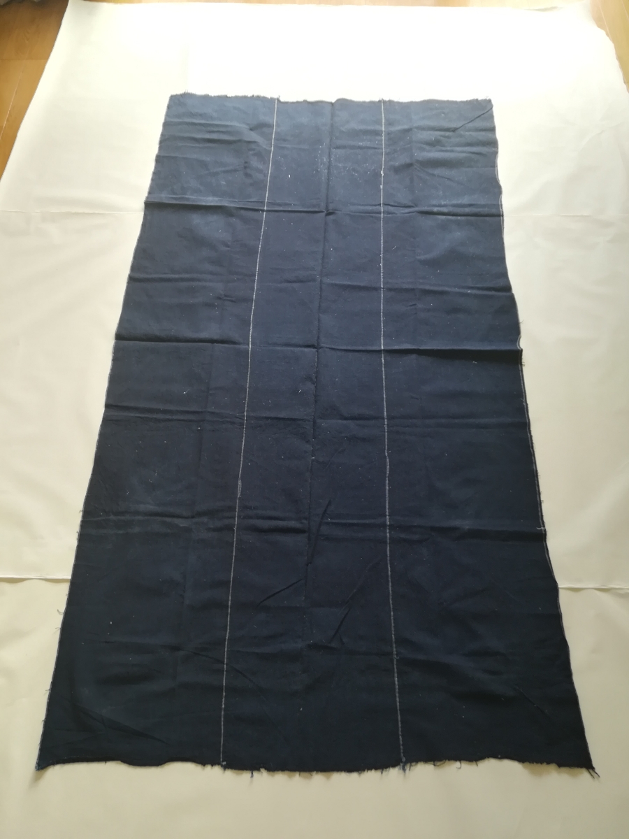 藍染　古布　175㎝×96㎝　藍染（indigo　dye）木綿（Cotton）古布　端切れ（boro）布団