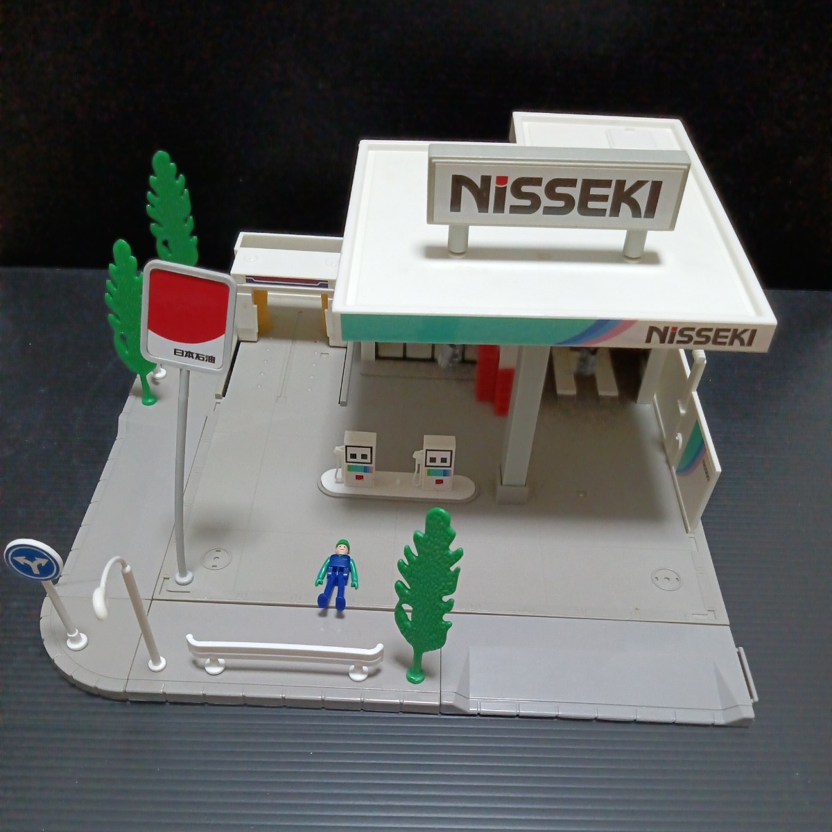 * Tomica Town [NISSEKI] Tomica Япония керосин бензин подставка день камень pra Kids 