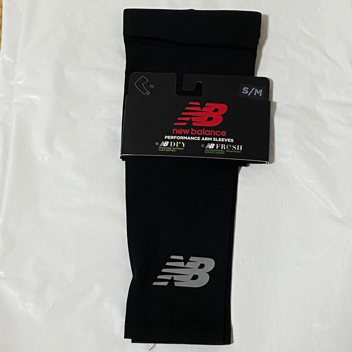 新品 New Balance アームスリーブ ブラック S/Mサイズ 限定 新品 New Balance アームスリーブ ブラック S/Mサイズ 限定