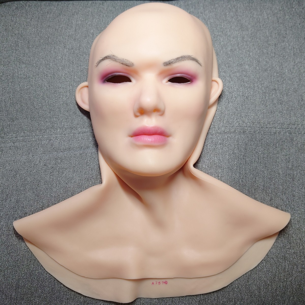 新品 リアル シリコン製 フィメールマスク 金髪ウィッグ付き コスプレ
