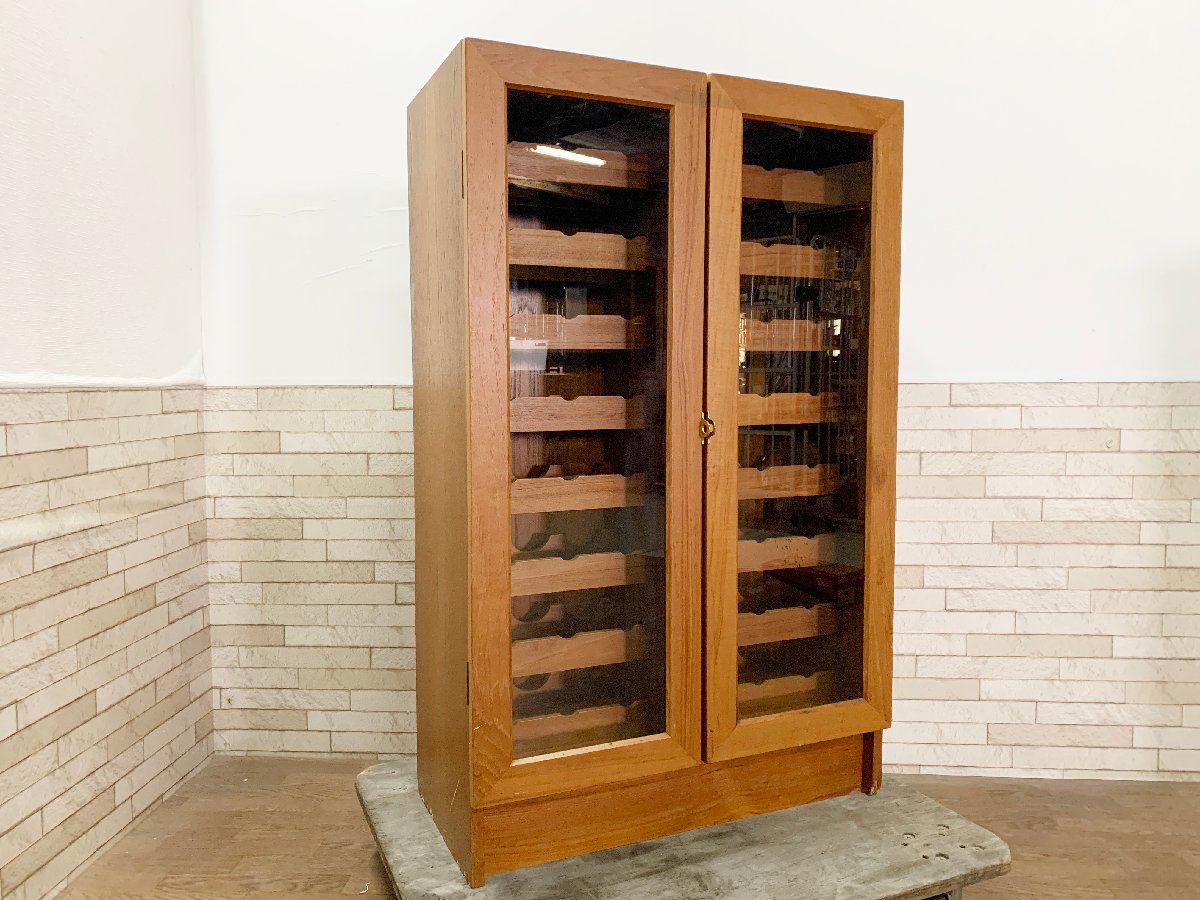  Denmark made A/S CHR.LINNEBERG wine rack wine cabinet door attaching wine storage shelves exhibition pcs 48ps.@ storage Northern Europe Vintage oak material (.129