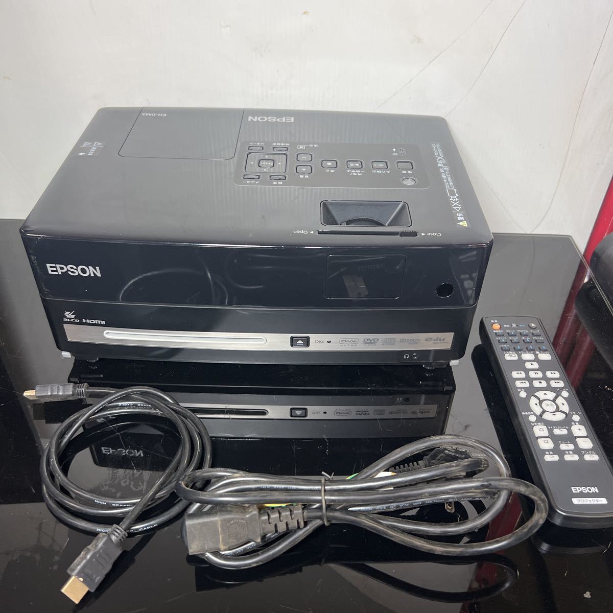 エプソン EPSON プロジェクター EH-DM3スクリーン DVD HDMI端子 動作