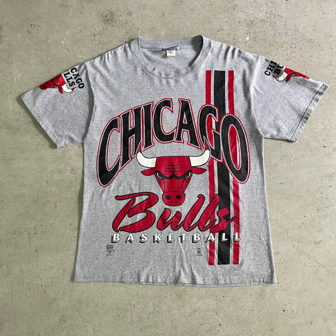 USA製 90年代 NBA シカゴ・ブルズ チームロゴ 両面プリントTシャツ メンズL_画像2
