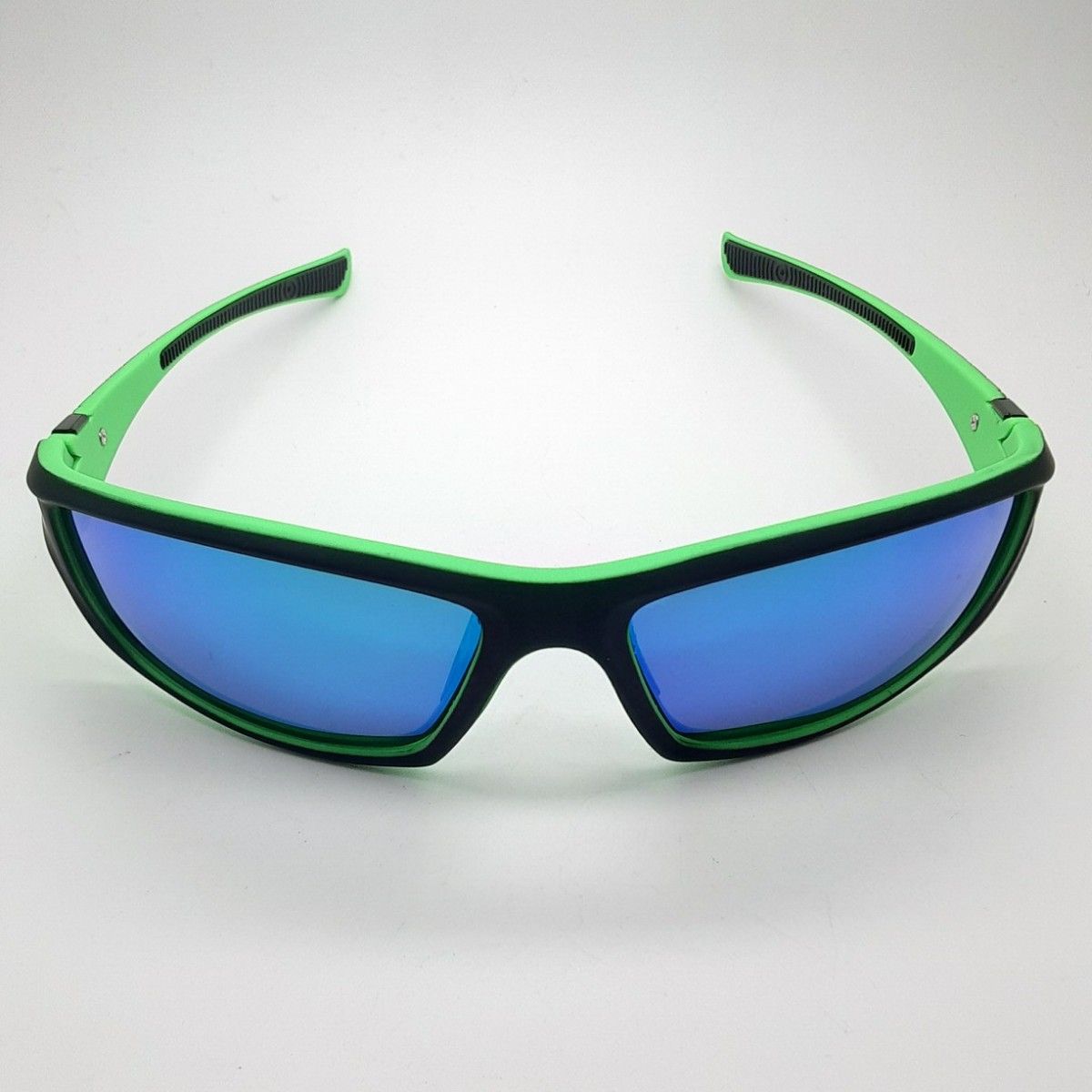 新品 送料込み ライディングメガネUV400 スポーツ サングラス 緑×グリーン